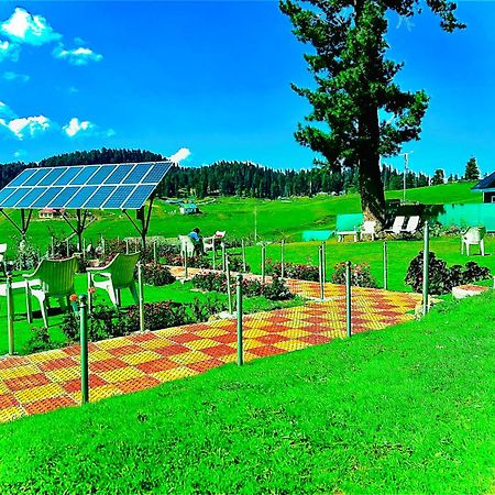 Pine View Resort Gulmarg Exteriör bild