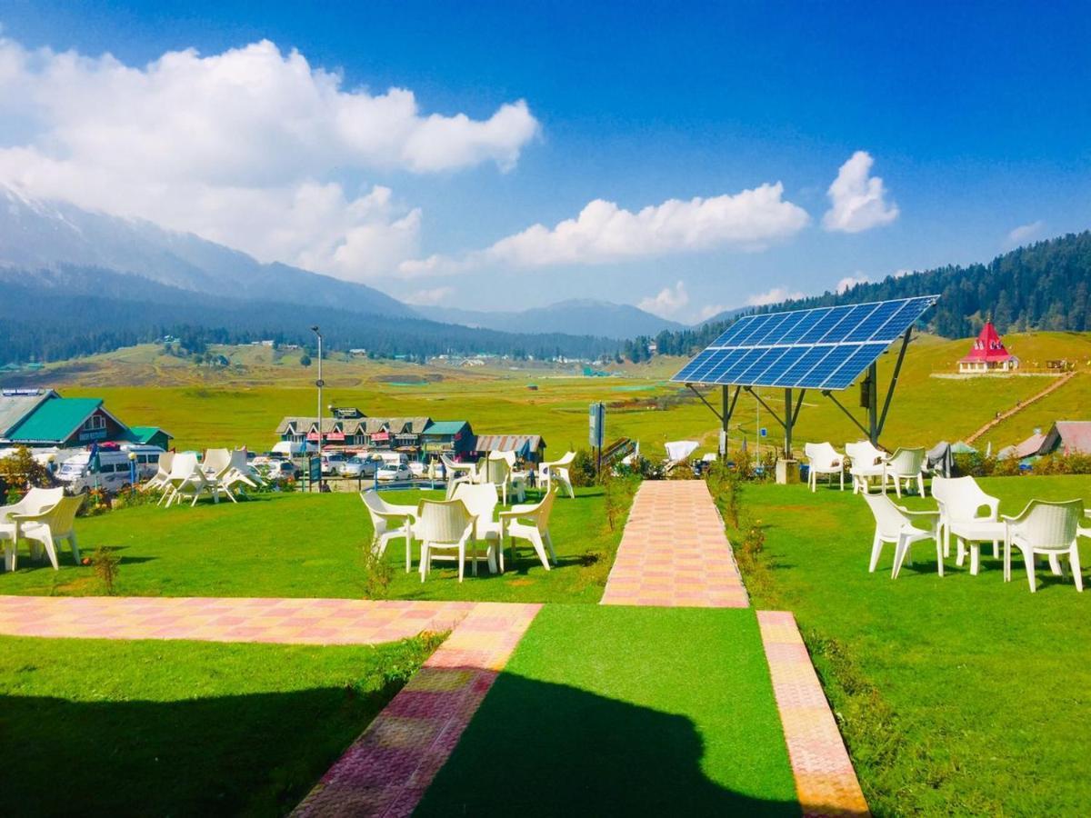 Pine View Resort Gulmarg Exteriör bild