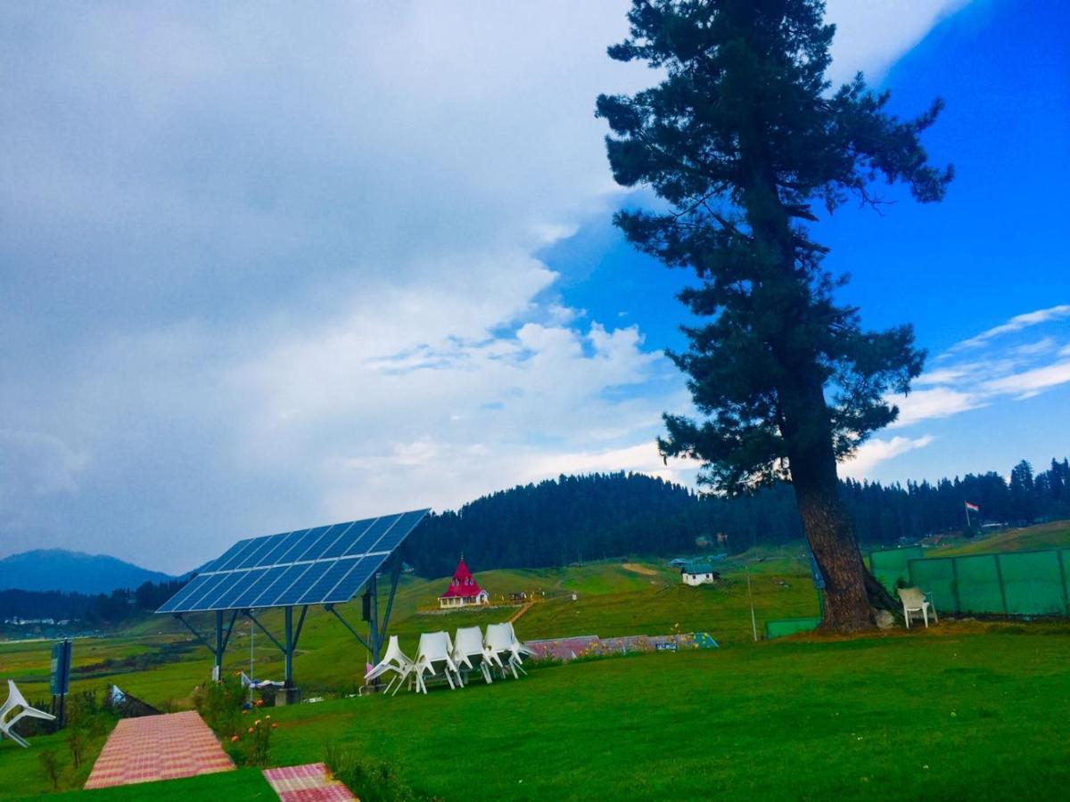 Pine View Resort Gulmarg Exteriör bild