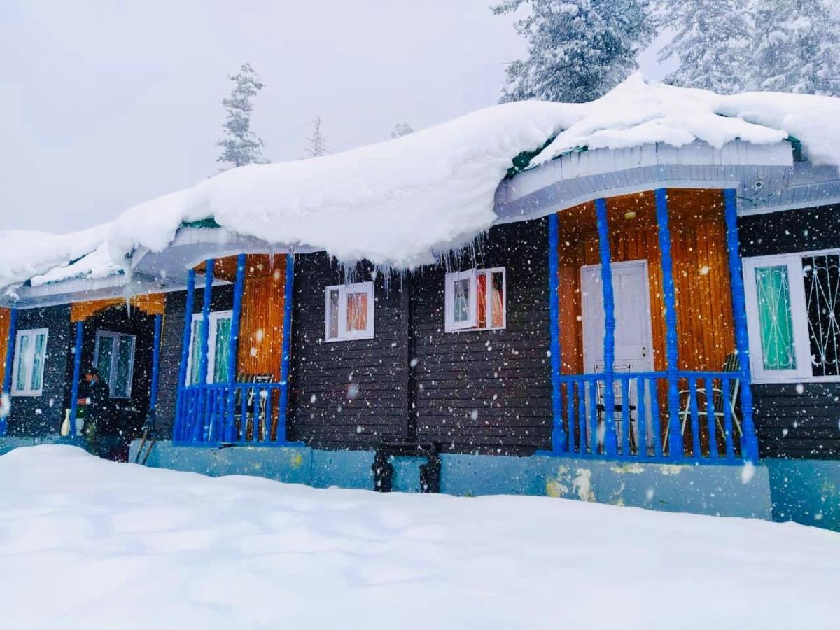 Pine View Resort Gulmarg Exteriör bild