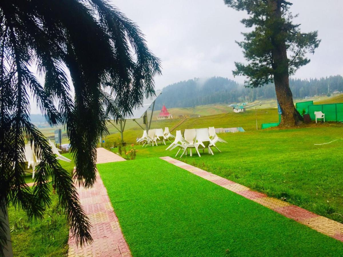 Pine View Resort Gulmarg Exteriör bild