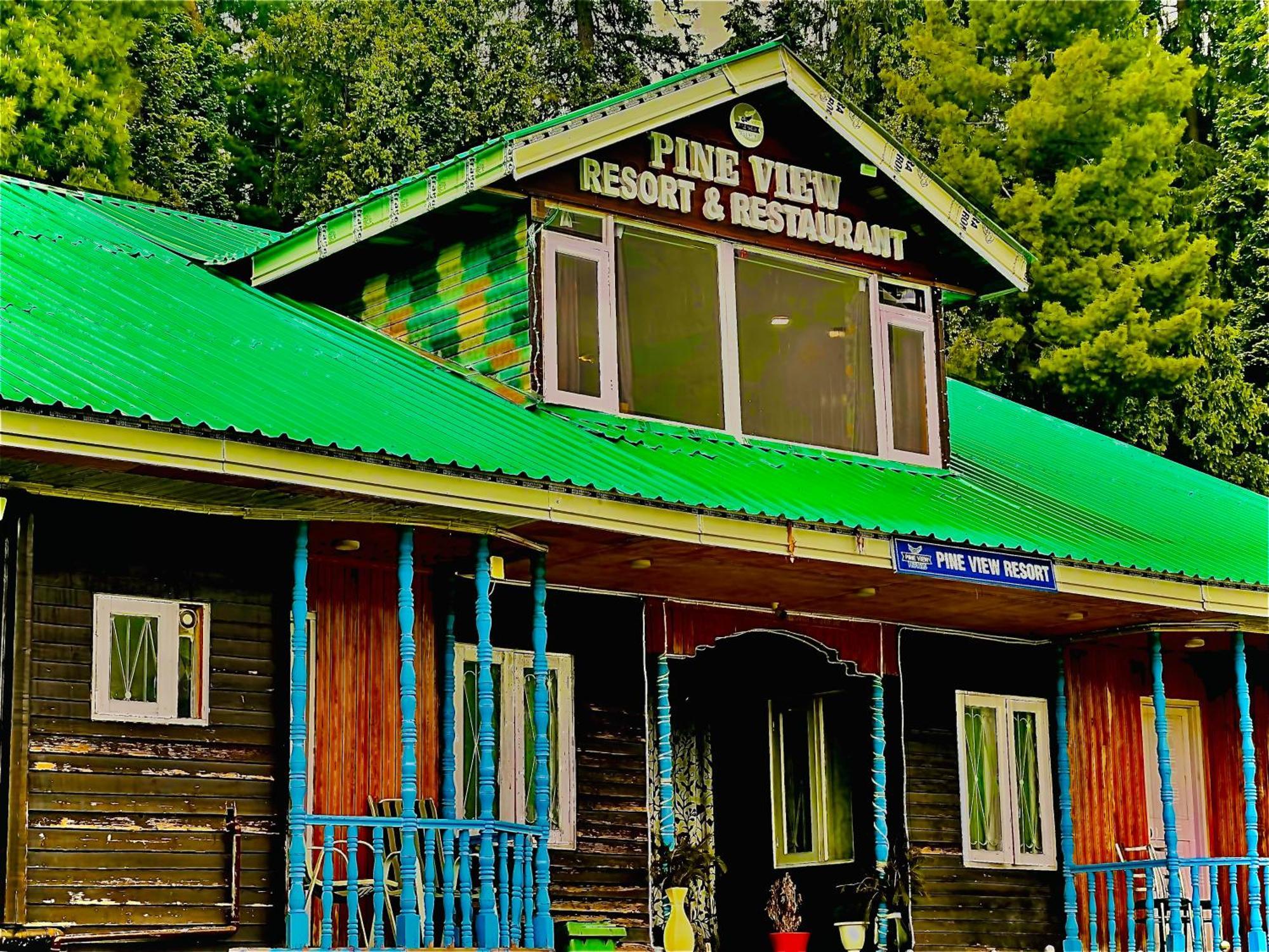 Pine View Resort Gulmarg Exteriör bild